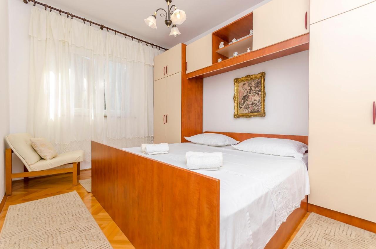 Apartment Buksa โตรกีร์ ภายนอก รูปภาพ